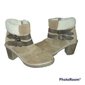 White Mountain Joker Suede Heeled Ankle boots Size 7.5